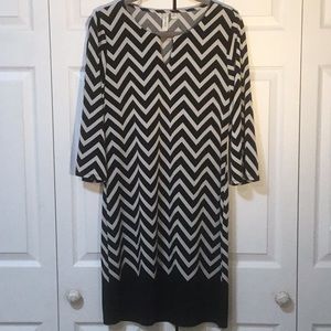 Shift style dress by TACERA black and off-white chevron pattern . (SIZE M)